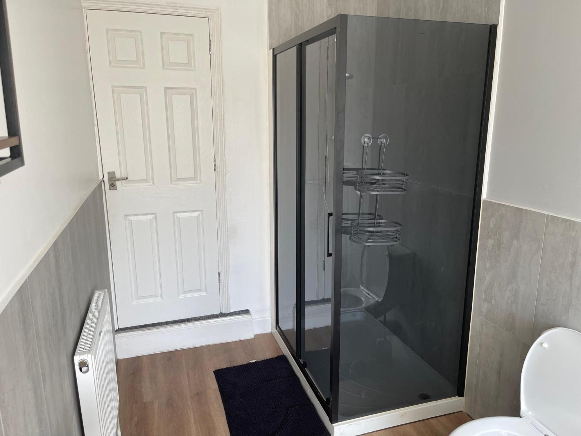 Hometel Digs Morden Comfy Home Can Sleep 11 Leicester Exterior foto